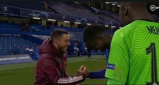 阿扎尔整场梦游!赛后大笑贺老队友 皇马球迷怒了 阿扎尔整场梦游!赛后大笑贺老队友 皇马球迷怒了